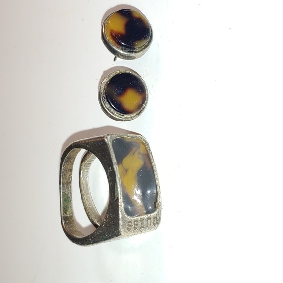 Vintage Guess Tortoise Ring Set - Picture 2 of 3